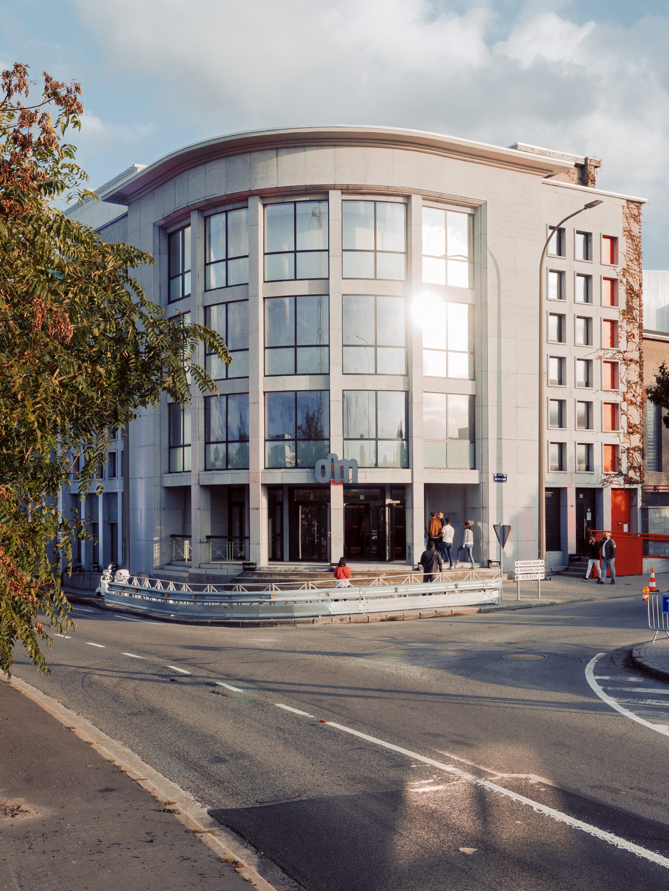 Exterior view of OM Liège venue